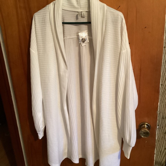 Cato’s ladies white textured open Cardigan, size XL, NWT - Picture 2 of 11